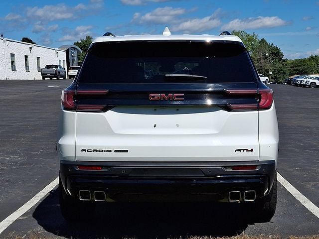 Used 2025 GMC Acadia AT4 w/ Luxury Package AWD/4WD image 6