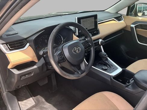 Used 2023 Toyota RAV4 LE AWD/4WD image 18
