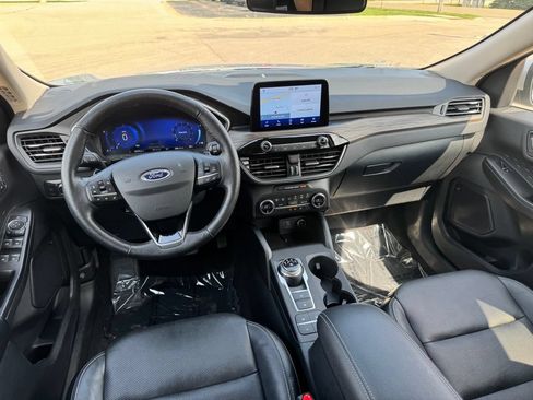 Used 2020 Ford Escape Titanium AWD/4WD image 5