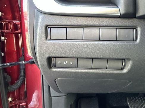 Certified 2021 Nissan Rogue S image 17