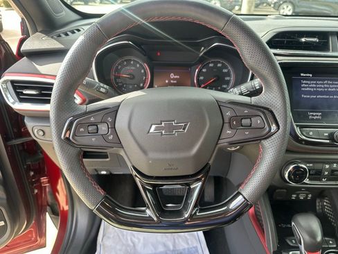 Used 2022 Chevrolet TrailBlazer RS w/ Sun and Liftgate Package image 13