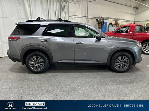 Used 2022 Nissan Pathfinder SV AWD/4WD image 9