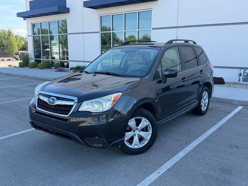 Used 2015 Subaru Forester 2.5i Premium AWD/4WD image 5