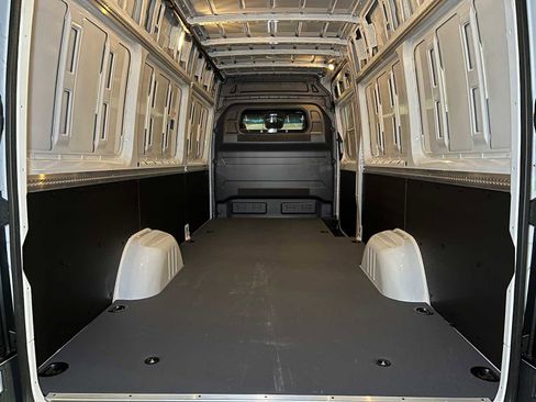 Used 2024 Mercedes-Benz Sprinter 2500 image 17