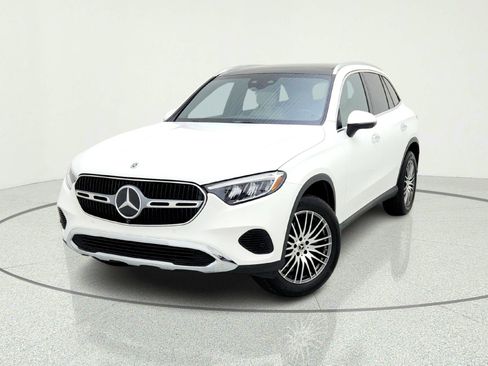 Used 2026 Mercedes-Benz GLC 300 image 2