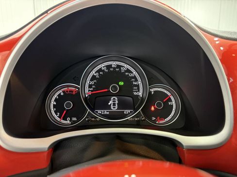 Used 2019 Volkswagen Beetle 2.0T SE w/ SE Premium Package image 16