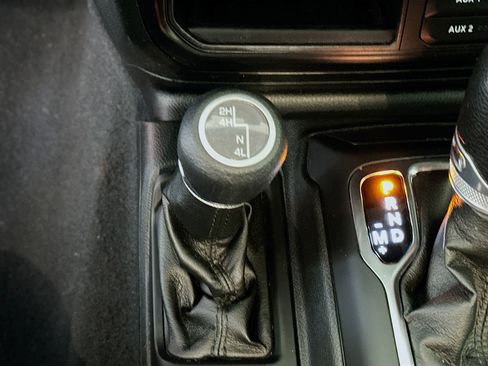 Used 2022 Jeep Wrangler Sport S image 24