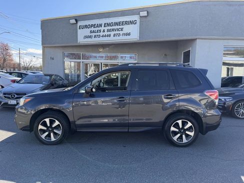 Used 2017 Subaru Forester 2.5i Premium w/ All-Weather Package AWD/4WD image 4