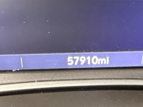 Used 2020 GMC Terrain SLT w/ Preferred Package image 16