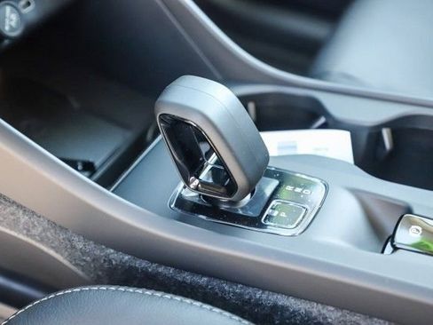 Used 2025 Volvo XC40 B5 Core w/ Protection Package Premier image 22