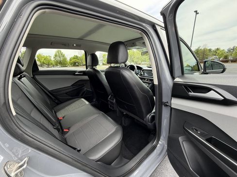 Used 2022 Volkswagen Taos SE image 14