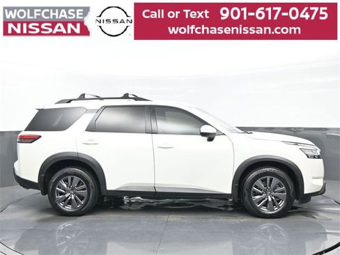 Used 2022 Nissan Pathfinder SV image 7