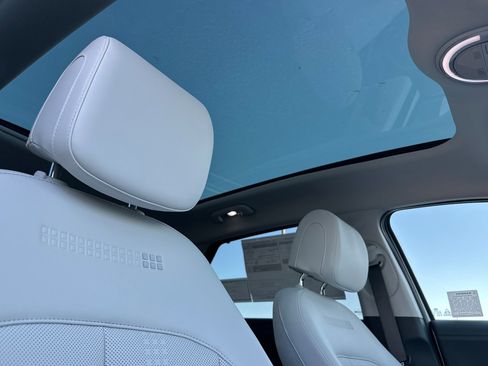 New 2026 Hyundai Ioniq 5 Limited image 17