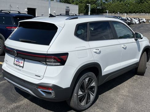 New 2026 Volkswagen Taos SE AWD/4WD image 7