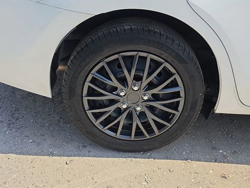 Used 2016 Toyota Corolla LE FWD image 5