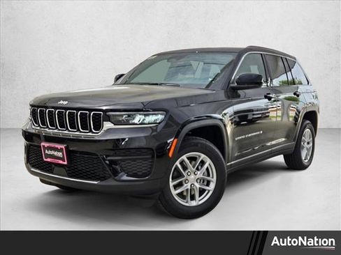 New 2026 Jeep Grand Cherokee Laredo image 1