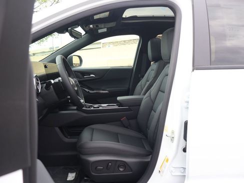 New 2026 Chevrolet Equinox LT w/ Convenience Package II FWD image 14