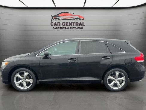 Used 2011 Toyota Venza XLE w/ Comfort Pkg image 2