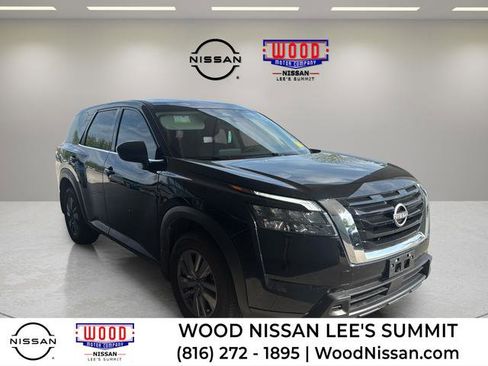 Used 2025 Nissan Pathfinder S AWD/4WD image 1
