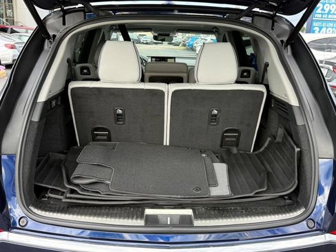 Used 2023 Acura MDX SH-AWD w/ Advance Package image 5
