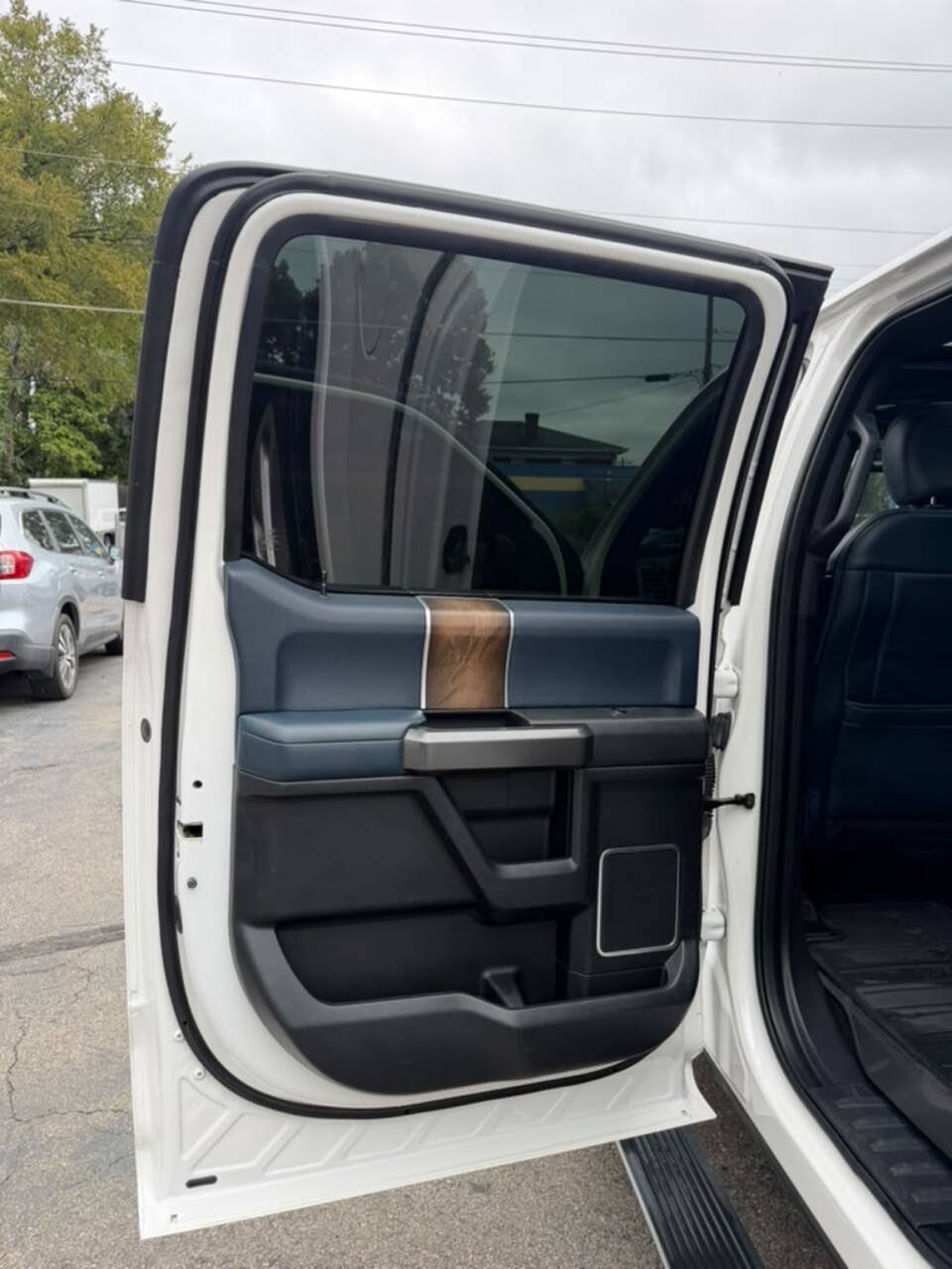Used 2018 Ford F150 Limited AWD/4WD image 11