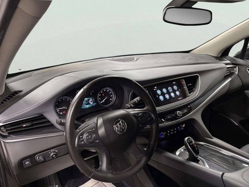 Used 2018 Buick Enclave Essence AWD/4WD image 14