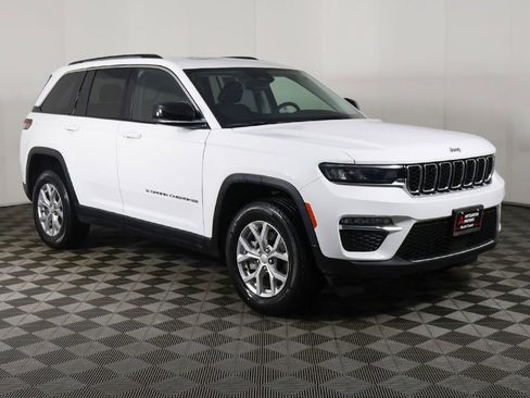 Used 2023 Jeep Grand Cherokee Limited AWD/4WD image 59