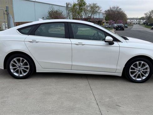 Used 2020 Ford Fusion SE FWD image 6
