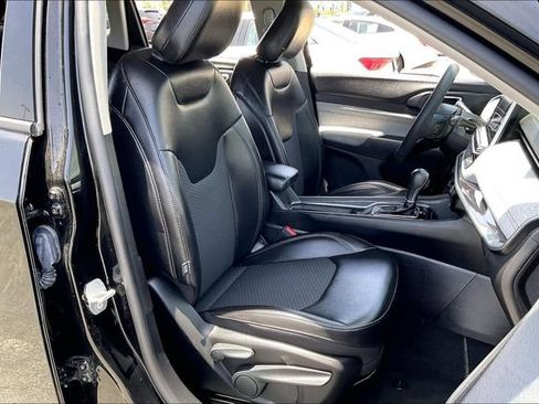 Used 2022 Jeep Compass Latitude FWD image 6