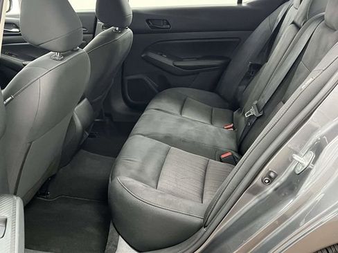Used 2024 Nissan Altima 2.5 SV FWD image 17