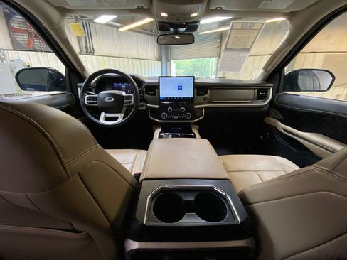 Used 2023 Ford Expedition XLT RWD image 17