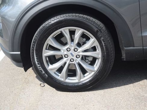 Used 2023 Ford Explorer XLT w/ Equipment Group 202A AWD/4WD image 28