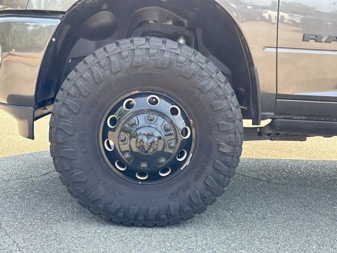Used 2025 RAM 3500 Laramie AWD/4WD image 10