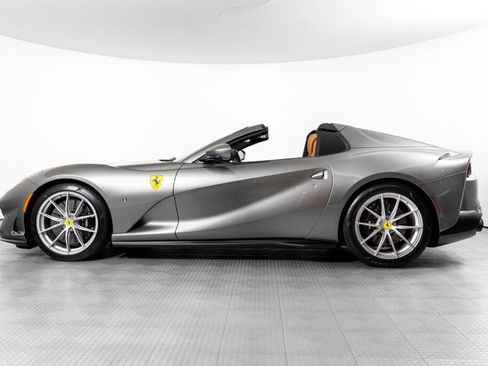 Used 2023 Ferrari 812 GTS RWD image 3