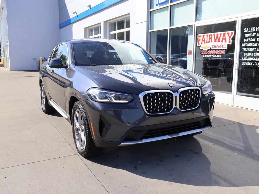 Used 2023 BMW X4 xDrive30i w/ Premium Package AWD/4WD image 2