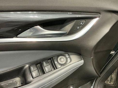 Used 2020 Buick Enclave Essence w/ LPO, Cargo Package FWD image 8