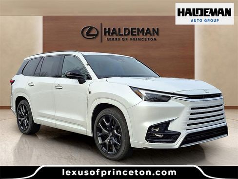 New 2026 Lexus TX 500h AWD image 1