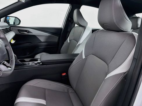 New 2026 Toyota Camry SE FWD image 32