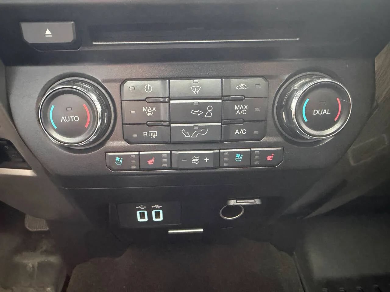 Used 2018 Ford F150 Lariat w/ Equipment Group 501A Mid AWD/4WD image 10