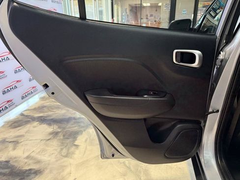 Used 2021 Hyundai Venue SE FWD image 40