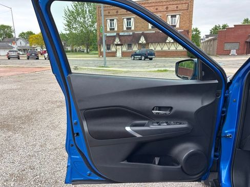 Used 2024 Nissan Kicks SV FWD image 9