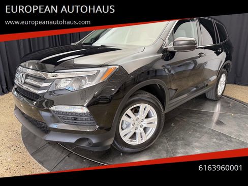 Used 2017 Honda Pilot LX image 1