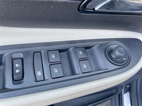 Used 2021 Buick Encore Preferred image 36
