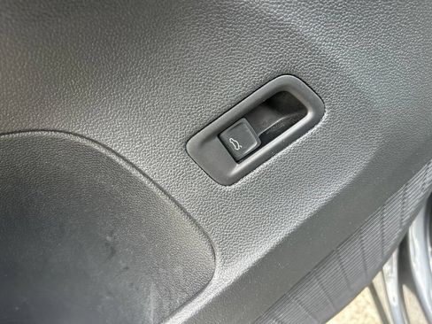 Used 2025 Volkswagen Atlas SE FWD image 14