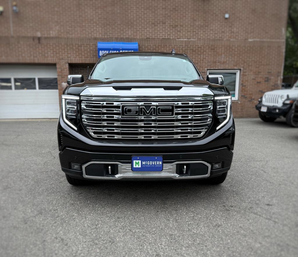 Used 2025 GMC Sierra 1500 Denali AWD/4WD image 2