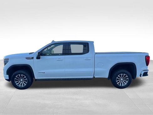 Used 2022 GMC Sierra 1500 AT4 w/ AT4 Preferred Package image 2