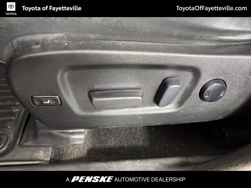 Used 2016 Toyota Highlander XLE AWD/4WD image 28