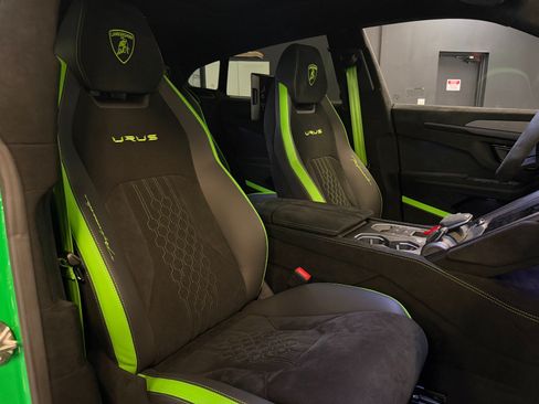 Used 2023 Lamborghini Urus Performante AWD/4WD image 23