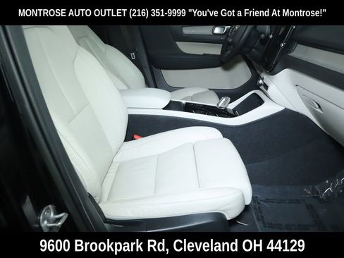 Used 2023 Volvo XC40 B5 Plus w/ Climate Package image 29