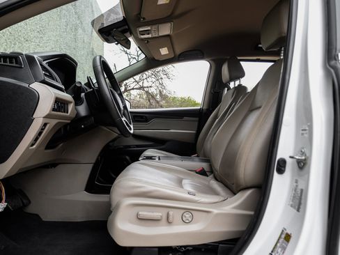 Used 2020 Honda Odyssey EX image 4